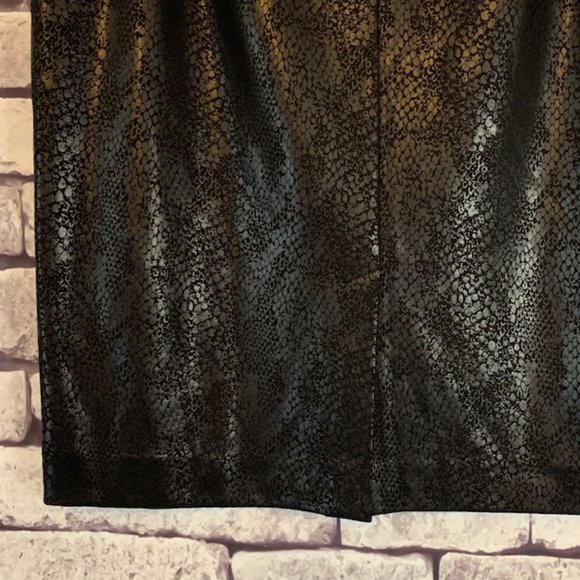 Chico's Size M Black Reptile Design Skirt - Picture 7 of 9